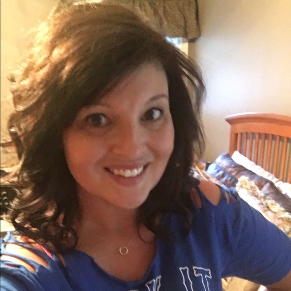 Meet your Posher, Crystal - Picture 2 of 2